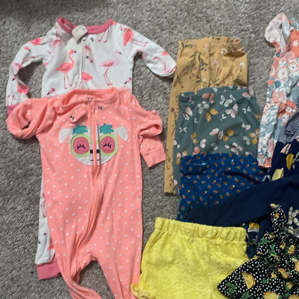 Accepting offers- 12 month Bundle- 10 pieces - Picture 2 of 11